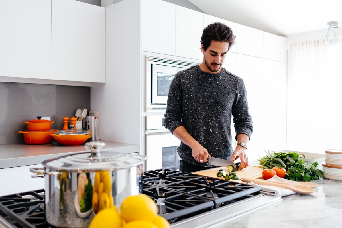 Plant-based proteins for men's nutrition